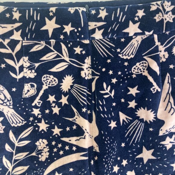 Boden Mimi Velvet Mini Skirt 6 Blue Bird Star Whimsical Print Holiday Festive - Picture 9 of 9